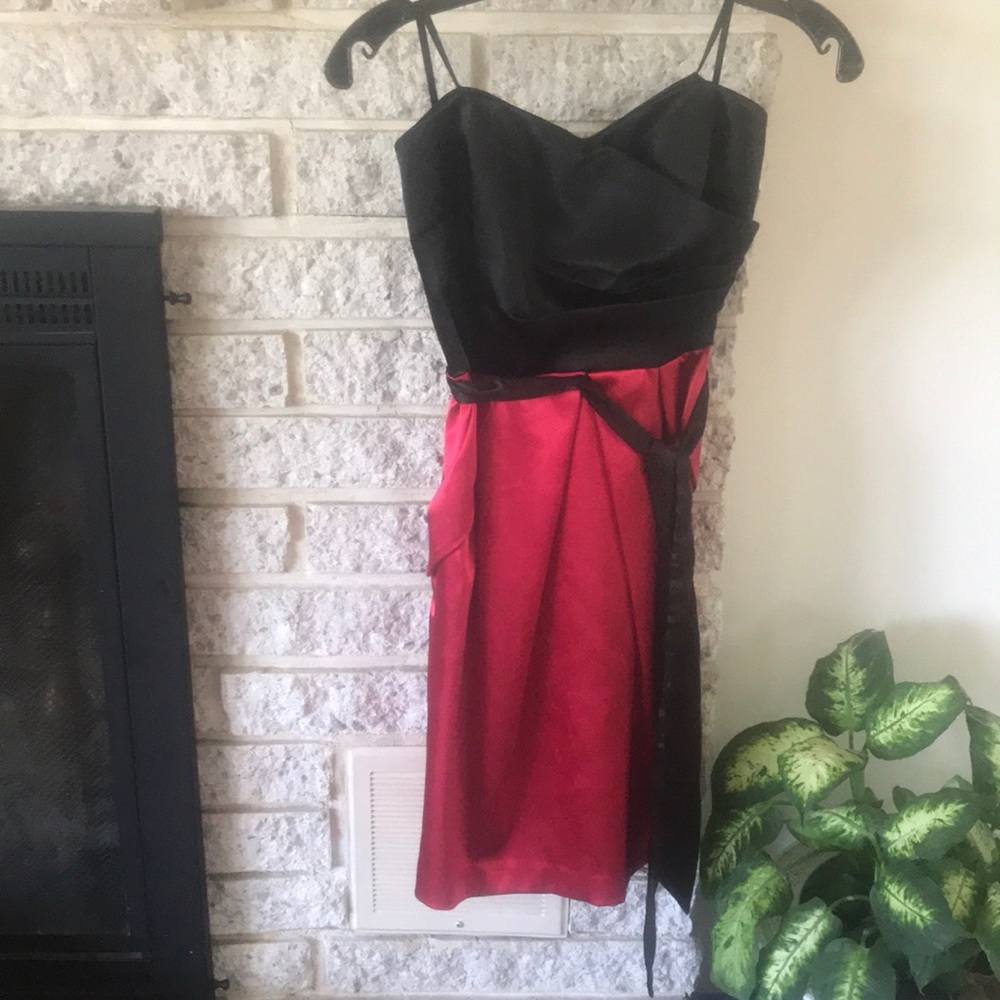 Cocktail dress with POCKETS!